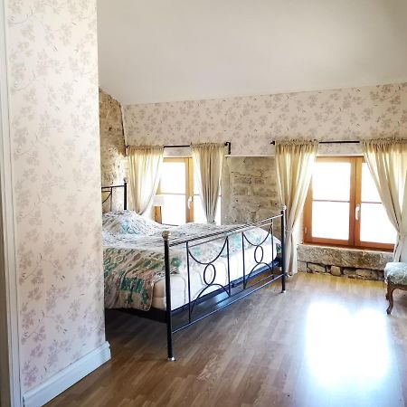Petit Chateau Melay Melay  Eksteriør billede
