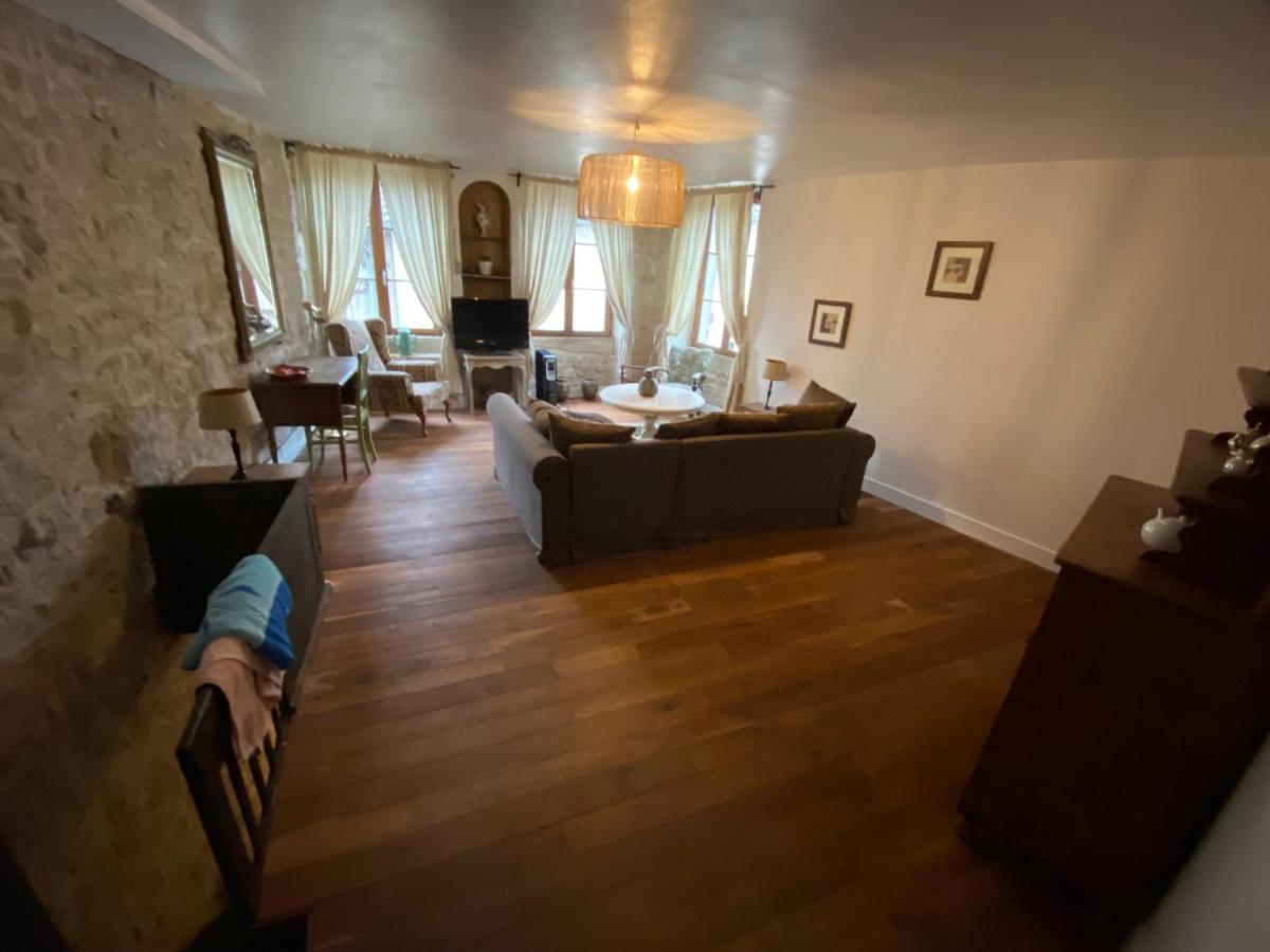Petit Chateau Melay Melay  Eksteriør billede